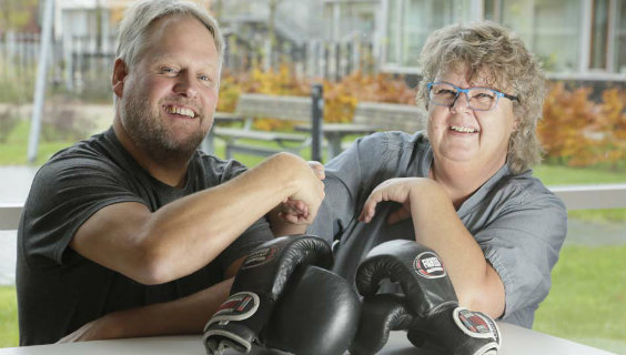 Tillidsrepræsentant Anne-Marie Linke og forstander Lars Bo Sørensen